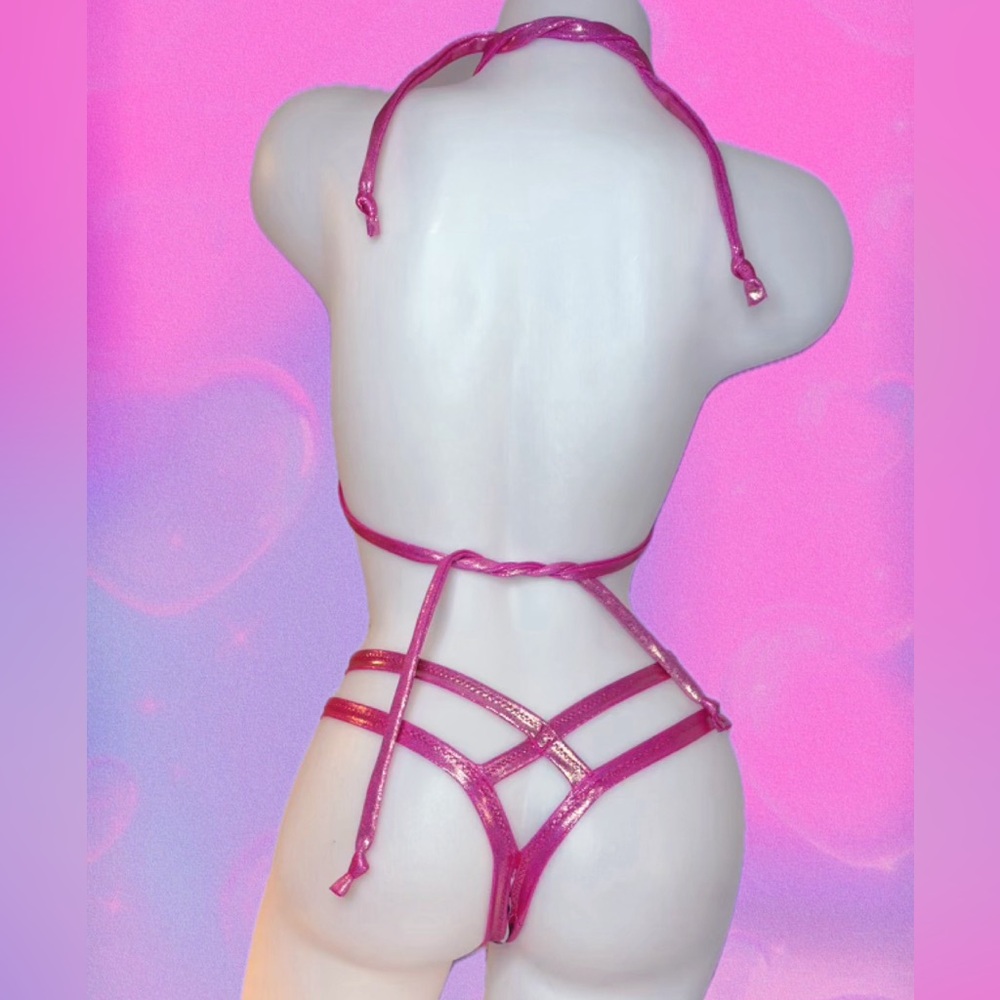 Hello Kitty Bikini - Picture 2 of 2